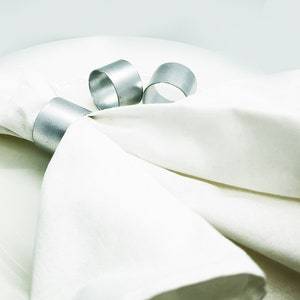Anneaux de serviette ronds en cuivre tendance en métal ensemble de 4 avec différentes tailles parfait pour la vaisselle de mariage élégante - Product Image 6