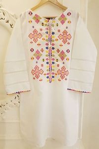 Trendy & Beautiful 2024 Kurta et pantalon avec broderie Resham pour un usage quotidien/fêtes écologiques avec décoration de boutons - Product Image 2