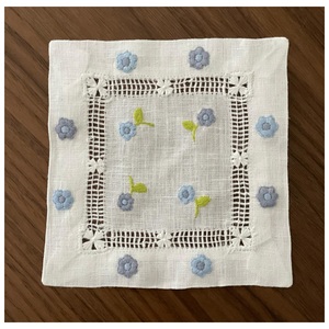 Serviette de Cocktail à fleurs bleues brodées, classique, cousue, en lin pur pour Bar, maison, Restaurant, hôtel, événements - Product Image 2