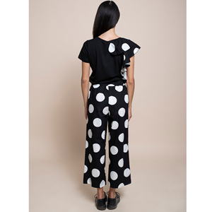 Pantalones gaucho italianos SM de la mejor calidad con bolsillos franceses, cintura elástica en la parte trasera, grandes lunares. Para el día de hoy - Product Image 4