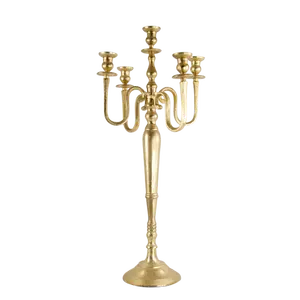 Candelabri in metallo dorato con finitura a 5 braccia portacandele per accessori per l'illuminazione di matrimoni e interni a basso prezzo