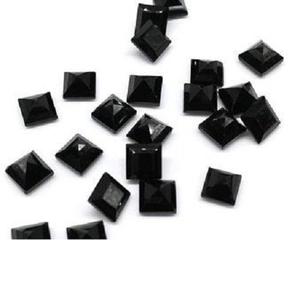 Piedras Preciosas de Ónix Negro Natural de 4 mm, Corte Cuadrado, Calibradas, Compre en Línea Directamente del Proveedor a Precio de Fábrica al por Mayor, Compre Ahora en Nuestra Tienda Online - Product Image 1
