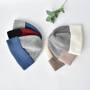 Usine En Gros Naturel Fourrure <span class=keywords><strong>Pompon</strong></span> <span class=keywords><strong>Bonnet</strong></span> Hiver Tricoté Chapeaux Femmes Chaud Rayure Laine <span class=keywords><strong>Bonnet</strong></span> Personnalisé Unisexe Large Manchette Crâne Chapeau - Product Image 3