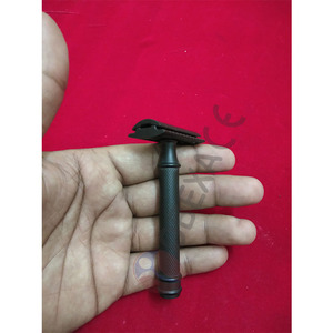 Afeitadora de Seguridad para Hombre OBEXA OBR-22011 con Cuchilla Única en Material de Latón - Product Image 5