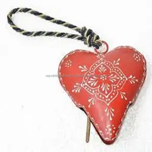 Adorno Colgante para Sala de Estar, Diseño Antiguo, Color Rojo, Metal Impreso, Hierro Ecológico, Decoración Hecha a Mano, Corazón - Product Image 1