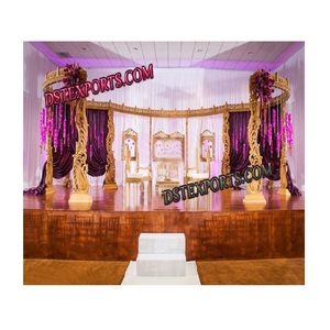Mandap de mariage en bois sculpté en forme de paon, artisanat traditionnel, pilier de mandap en bois, Californie - Product Image 1