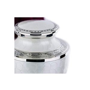 Urne funéraire en laiton à texture attrayante blanche de conception merveilleuse pour les cendres humaines Fabricants d'urnes traditionnelles Exportateurs d'Inde - Product Image 2