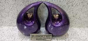 Urna de cremación de latón en forma de corazón púrpura de Brassworld India, suministro funerario para adultos de estilo americano hecho de metal duradero - Product Image 2