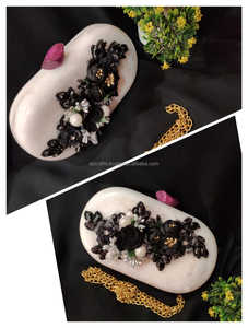 Estatua de perro Pug de poliresina blanca ecológica, decoración de arte popular de jardín, bolsa creativa para exteriores de 100 Uds., estatuilla de perro - Product Image 2