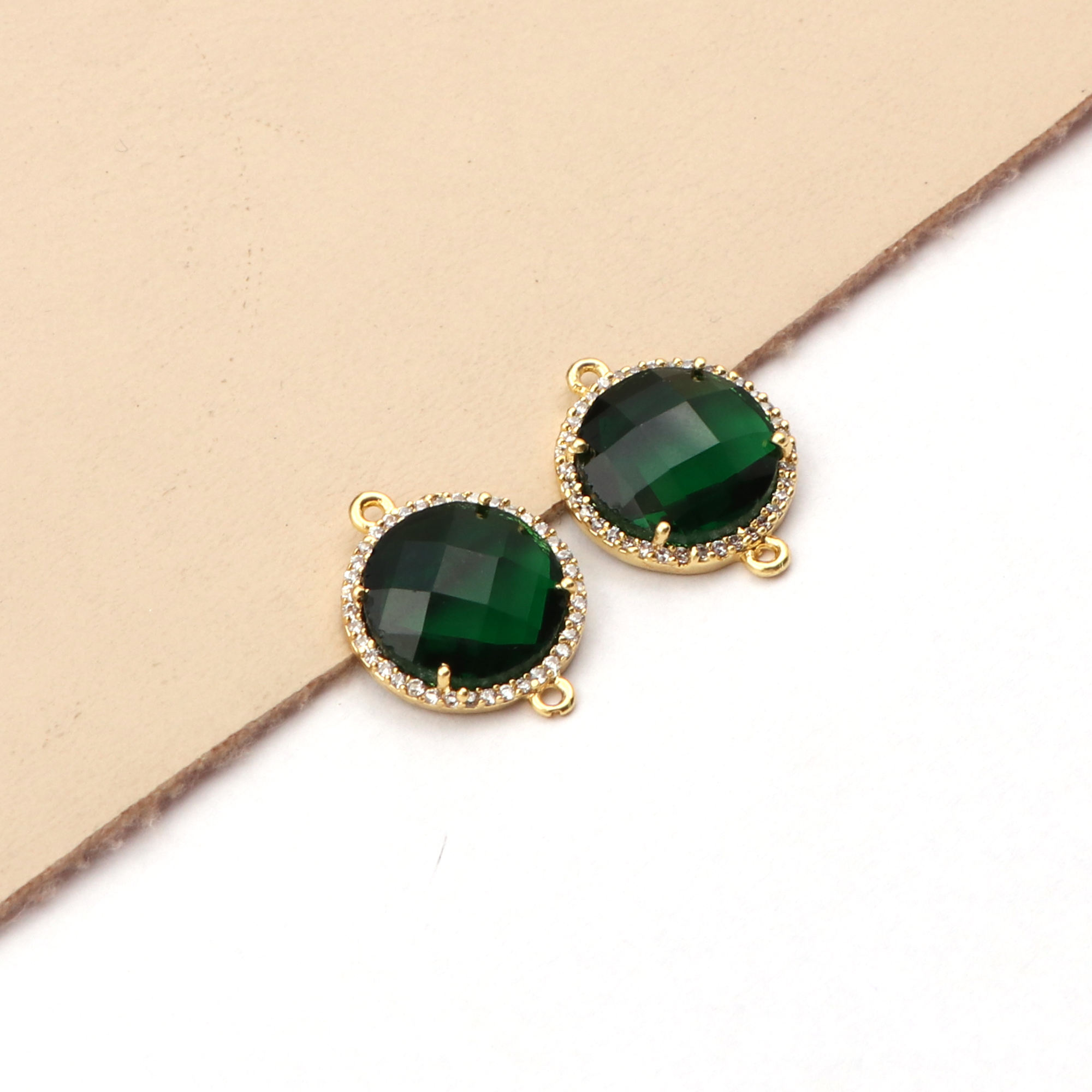 สีเขียว