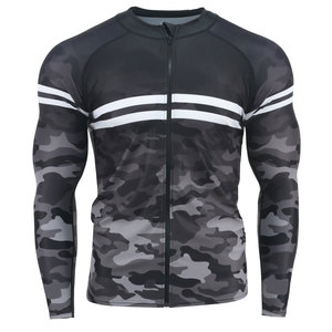 Vente en gros de rashguards MMA unisexes en tissu polyester/nylon respirant, anti-humidité, manches longues, compression personnalisée pour la salle de sport - Product Image 4