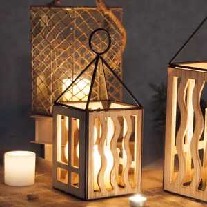 Lanterne en MDF faite à la main avec colonne vertébrale en métal noir et support en verre transparent lampe de table imprimée personnalisable pour la décoration intérieure et le jardin - Product Image 3