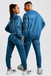 Ensemble de survêtements d'hiver unisexe bleu foncé pour femmes, haut court, sweat-shirt pour hommes, logo personnalisé imprimé, grande taille, fabriqué à Sialkot, Pakistan - Product Image 3