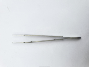 Pinzas irlandesas Instrumento quirúrgico de ojo y Garganta de acero manual recto de 4 \" - Product Image 3