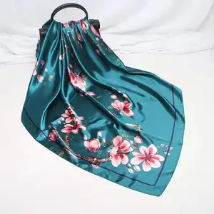 China Groothandel Hot Koop New Design Digitale Bloem Afdrukken Vrouwen 35 "Satin Vierkante Zijde Als Haar Sjaals En wraps Hoofddoek