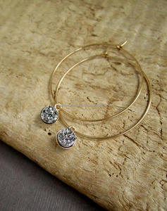 Boucles d'oreilles en pierres précieuses Druzy en argent sterling 925. Magnifiques bijoux de mode uniques plaqués or faits à la main. - Product Image 1