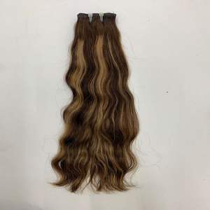 Extensiones de cabello humano ondulado natural alineado con cutícula de cabello humano virgen sin procesar - Product Image 3