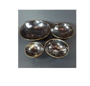 Bol à salade en corne avec ensemble de serveurs Bol en corne de buffle solide avec cuillère pour salades de fruits Bol à utiliser avec vente - Product Image 1