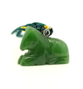 12 animales del zodiaco chino Caballo verde Jade colgante del encanto