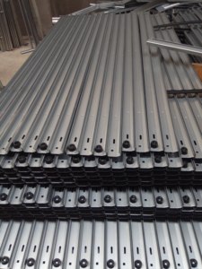 Pièces de <span class=keywords><strong>porte</strong></span> de <span class=keywords><strong>garage</strong></span> sectionnelle Master Well Best Sale, <span class=keywords><strong>rail</strong></span> vertical et horizontal, <span class=keywords><strong>rail</strong></span> de <span class=keywords><strong>porte</strong></span> de <span class=keywords><strong>garage</strong></span> aérien - Product Image 4