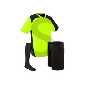 New Custom Premium Quality Teams logo Pink Football Jersey Uniform <b>Ronaldo</b> Player Version Soccer Jersey 25 Set With Shorts - Product Image 3