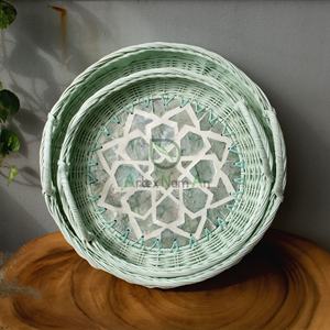 Bandeja de mimbre redonda moderna con forma de perla madre para uso doméstico, mesa de centro con incrustaciones, bandeja para servir frutas, organizador de tocador, caja de cartón - Product Image 3