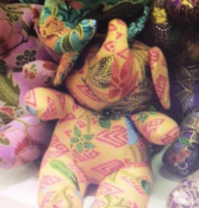 ตุ๊กตาผ้ากำมะหยี่ดีไซน์แบบไทยทำจากผ้าฝ้าย PP วัสดุโพลีเอสเตอร์ - Product Image 4