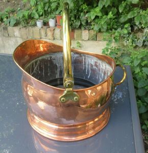 Elegante Cubo de ceniza en cobre dorado Acabado con mango dorado Perfecto para accesorios de fogata interior y exterior - Product Image 5