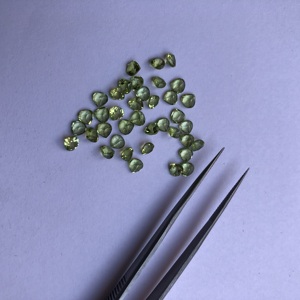 Piedras Preciosas Sueltas de Peridoto Verde Natural de 5 mm, Corte Corazón, Cristales Curativos al Mejor Precio de Fábrica, Semipreciosas para la Fabricación de Joyas - Product Image 2