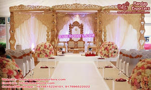 Mandap de Madera para Bodas en Interiores de Última Tendencia, Mandap de Madera de Diseño Especial para Bodas en Interiores, Mandap de Madera Artesanal para Bodas, Malasia, Reino Unido - Product Image 2