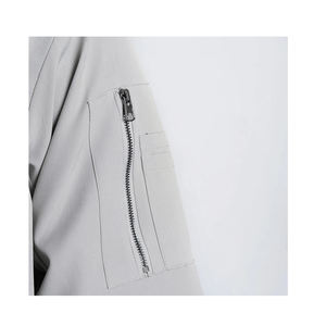 เสื้อแจ็คเก็ตผู้ชายกันน้ำกันลมทรงสลิมสำหรับฤดูหนาว ไซส์ใหญ่ ผ้าซอฟต์เชลล์ ซักได้ เป็นมิตรกับสิ่งแวดล้อม แห้งเร็ว สไตล์ลำลอง ขายส่ง ปรับแต่งได้ - Product Image 3