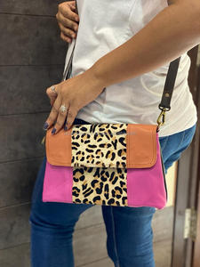 ใหม่กระเป๋าสะพายหนังแท้รีไซเคิลทำด้วยมือมีสไตล์สำหรับผู้หญิงกระเป๋าคาดลำตัวหนังพิมพ์ลายสัตว์กระเป๋าหลากสีแบบลำลอง - Product Image 4