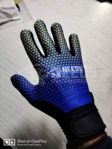 Guantes de Fútbol Gaélico Personalizados de Alta Calidad, Material de Látex Alemán, Diseño Premium, Para Todo Tipo de Clima, Logotipo Personalizado - Product Image 4