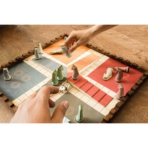 De Madera educativos hechos a mano al parchís/Pachisi/bandera caballitos de mar juego de ajedrez juegos de tablero de lujo para los niños _ de Vietnam de almacenamiento - Product Image 1