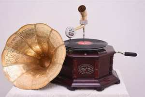 Corne en laiton de style moderne de haute qualité et lecteur de gramophone en bois pour un usage domestique - Product Image 5