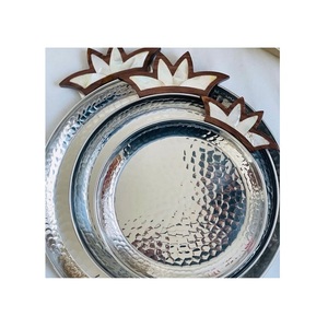 Plateau de service de nourriture de couleur argentée d'acier inoxydable avec le plateau rectangulaire fait main de dessert de forme en acrylique en vrac - Product Image 5
