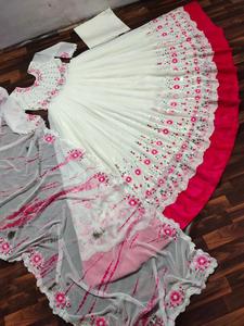 Ropa de fiesta informal de último diseñador con trabajo de bordado pesado Botones adicionales Cuello Botón Potli Nuevo aspecto de Almuerzo - Product Image 4