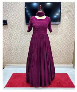 ชุดปาร์ตี้ผ้าเครปพิมพ์ลายผ้าจอร์เจียสำหรับสาวอินเดียใหม่ล่าสุด - Product Image 2