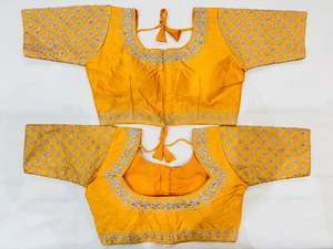 Blusa de Diseñador Lista para Usar con Tu Sari, Bordado en Plata para Bodas y Fiestas - Product Image 4