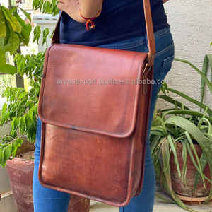 กระเป๋าหนังแพะแท้แฮนด์เมดกระเป๋าสะพายไหล่ทรงคนส่งเอกสาร - Product Image 1