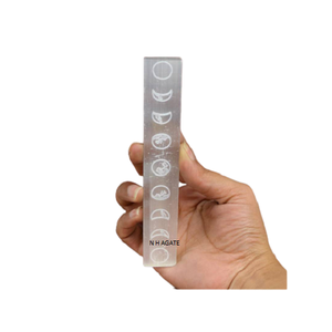 Bâton de sélénite Chakra Phase de lune bâton de guérison en cristal gravé avec plaque de charge artisanat en pierre semi-précieuse - Product Image 4