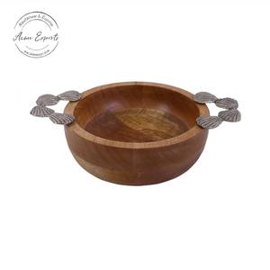 Elegante cuenco de madera con asas de concha, ideal para servir aperitivos o exhibir una decoración elegante y única - Product Image 2