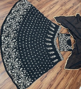 Nuevo diseño negro lahenga choli con dupatta choli nueva moda bordado trabajo lengha choli ropa de boda india - Product Image 3