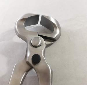 Outil de coupe de sabots pour maréchal-ferrant avec écrou de blocage de 15 pouces, pince à sabots à ressort, instrument vétérinaire fabriqué au Pakistan - Product Image 4