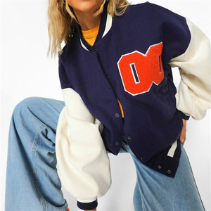 Veste universitaire bleu marine pour femme avec logo en lettres rouges, manches longues, col rabattu, design à simple boutonnage - Product Image 5