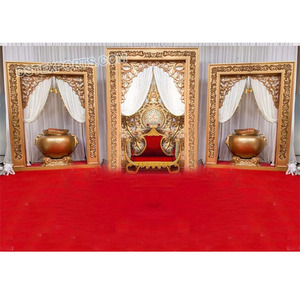 Marco trasero de fibra de escenario de boda eminente elegante tapa dorada para bodas del sur de la India Panel decorativo - Product Image 1