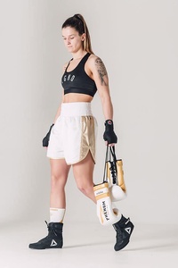 Pantalones cortos blancos y dorados de MMA para mujer, shorts de boxeo de material de alta calidad, a precio barato - Product Image 2