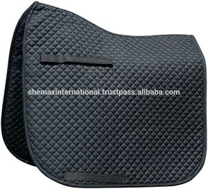Tapis de selle de dressage Shemax noir avec extérieur en coton, rembourrage en polyester et doublure en tissu - Product Image 4