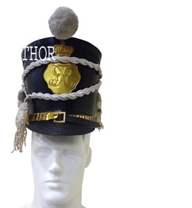 Casque Médiéval en Cuir Shaka Meilleur Article avec Rayures Blanches Et Hemet Noir - Product Image 1