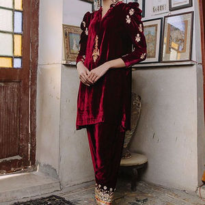 Nouveau élégant court Kurta Salwar robe belle Zardozi broderie dentelle/bouton décorations pour une utilisation quotidienne de la fête 2024 Collection - Product Image 1